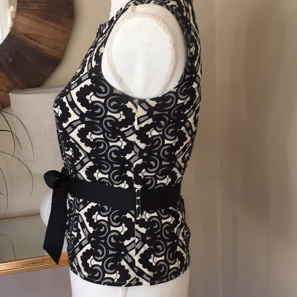 Size 4 Black, White, Grey top with belt - Picture 3 of 4
